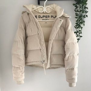 Aritzia Super Puff Shorty